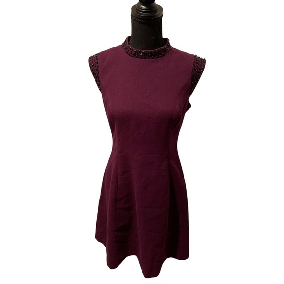Vince Camuto Cap Sleeves A-line Dress with Rhinestone Embellishment size 6 - Picture 1 of 5